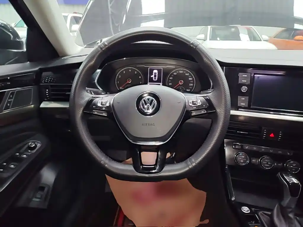 Volkswagen Passat — фото 10