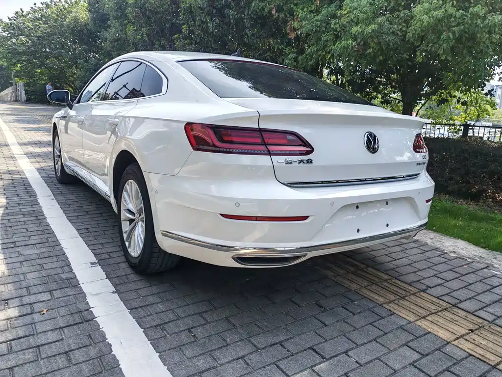 Volkswagen CC — фото 10