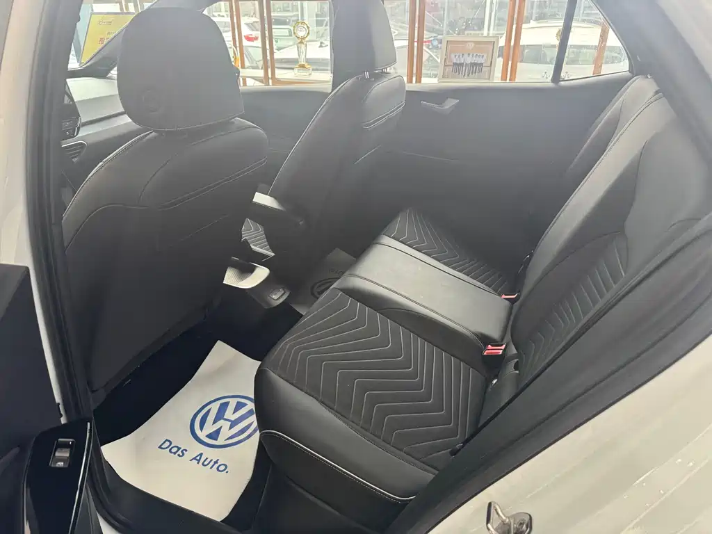 Volkswagen ID.3 — фото 5