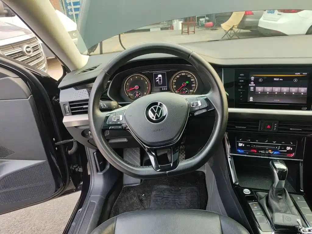 Volkswagen Passat — фото 9