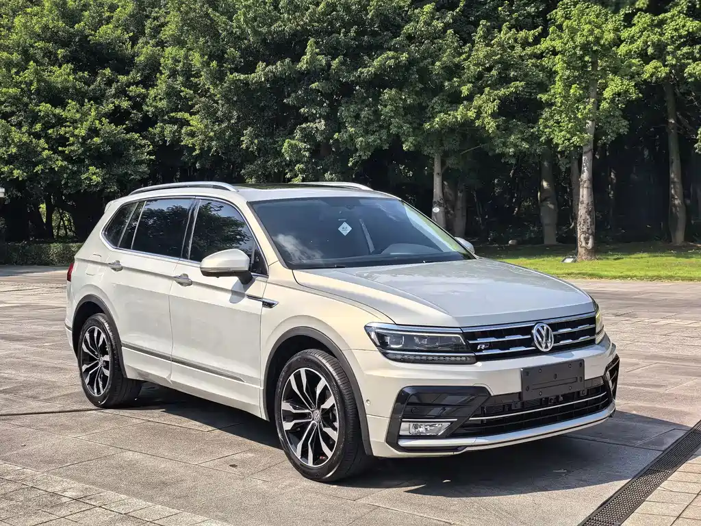 Volkswagen Tiguan L — фото 3