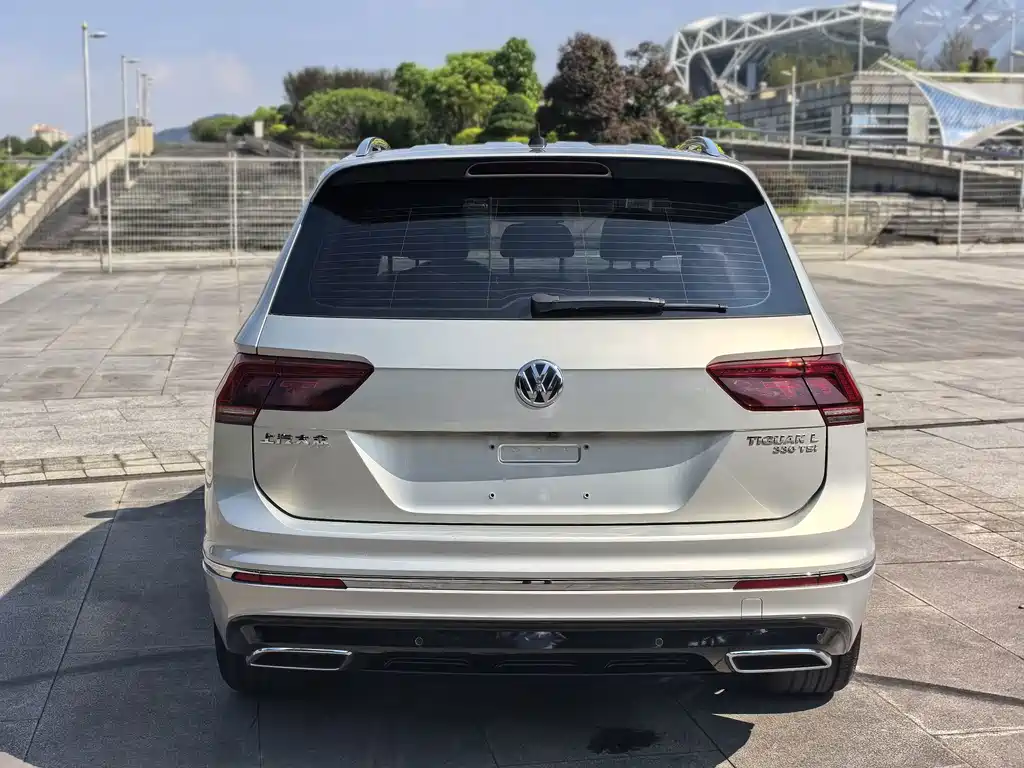 Volkswagen Tiguan L — фото 6