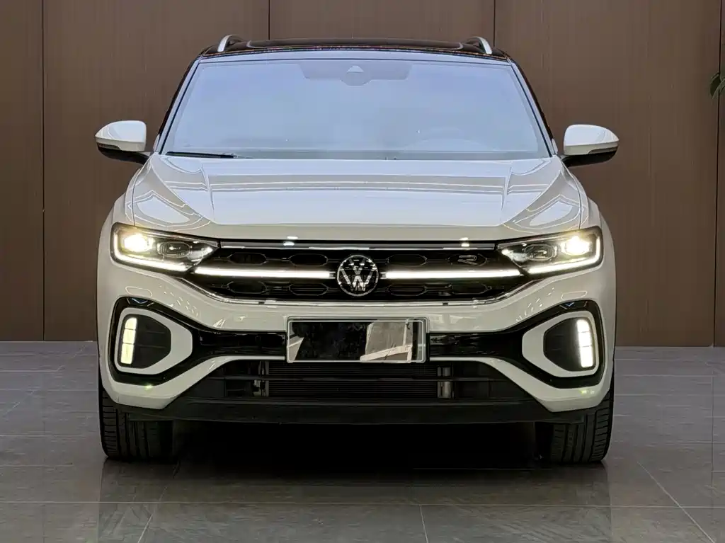 Volkswagen T-Roc — фото 2