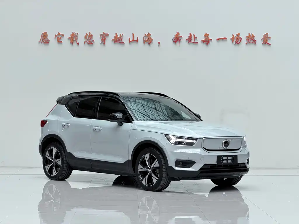 Volvo XC40 NEV — фото 3