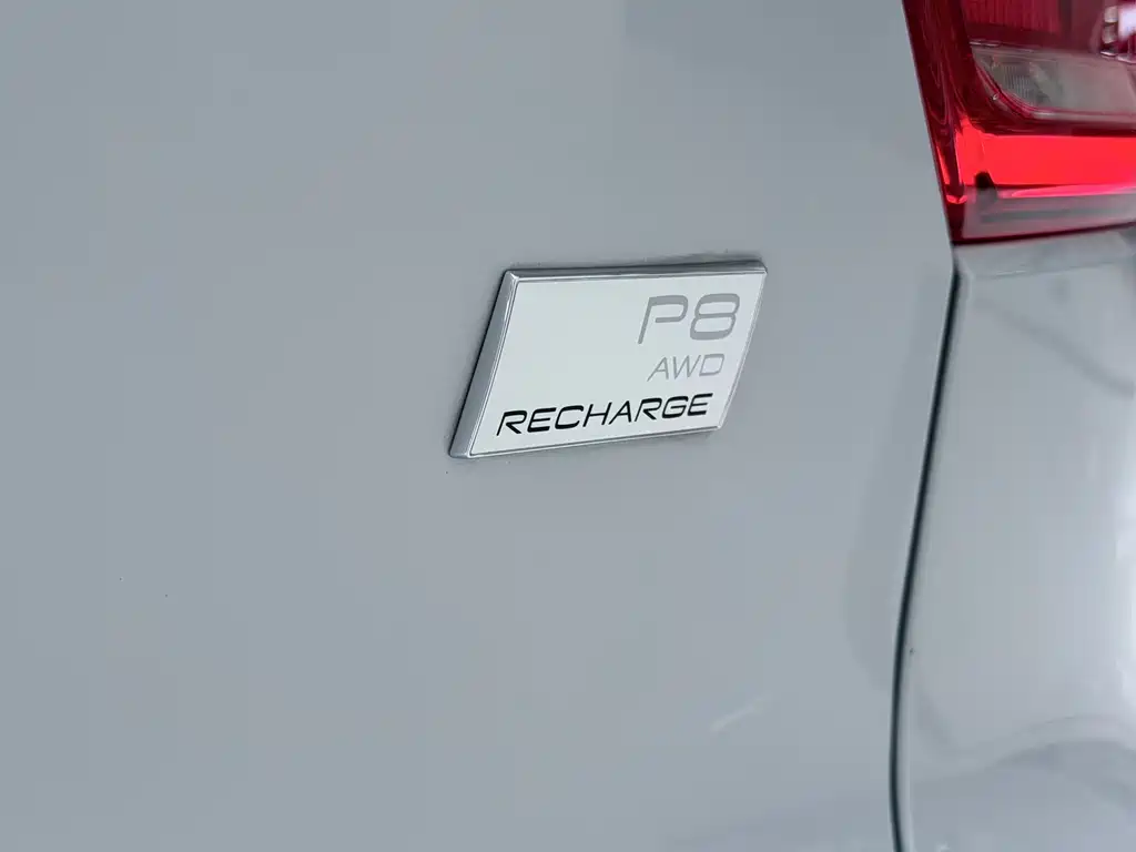 Volvo XC40 NEV — фото 23