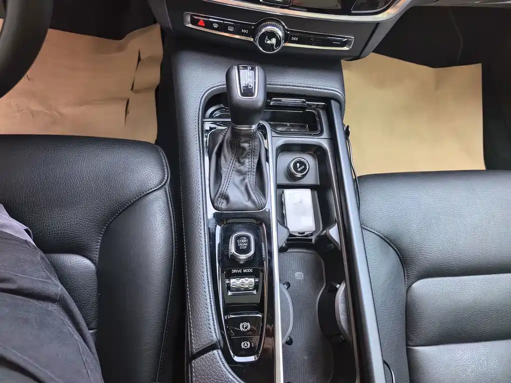 Volvo S90 — фото 10