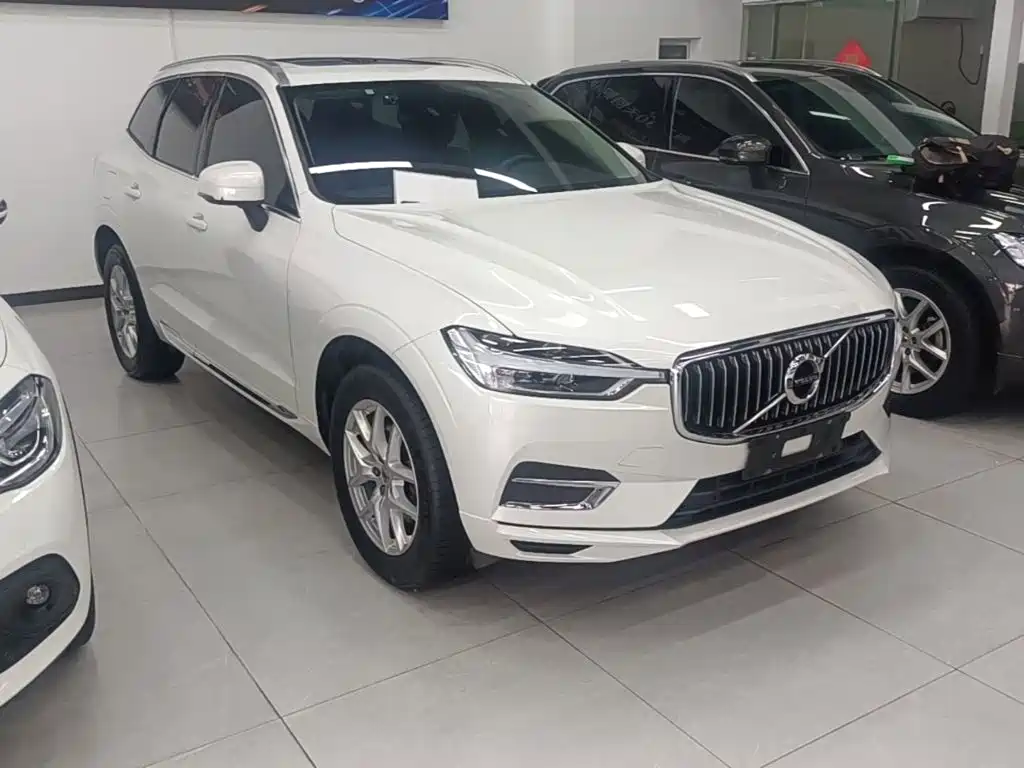 Volvo XC60 — фото 4