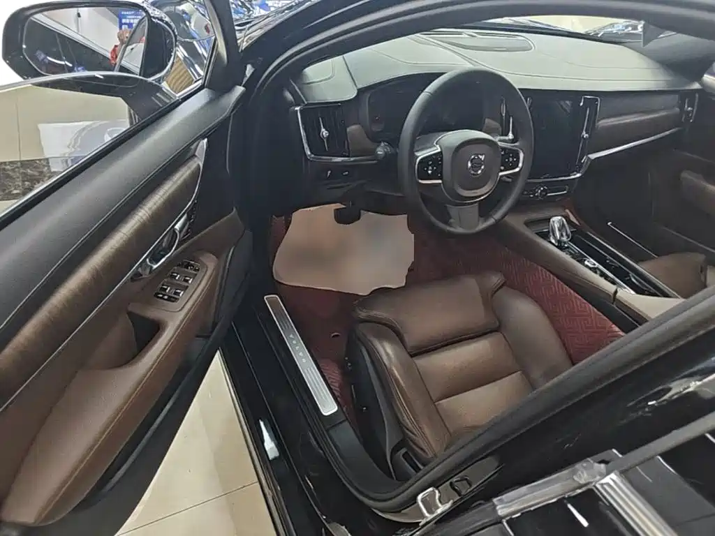 Volvo S90 — фото 15