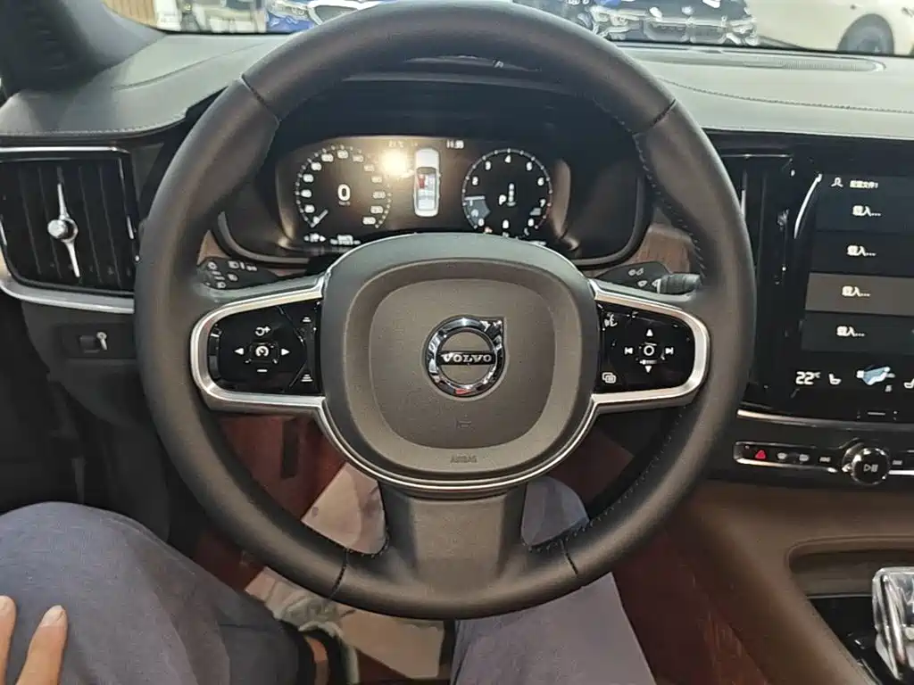 Volvo S90 — фото 10