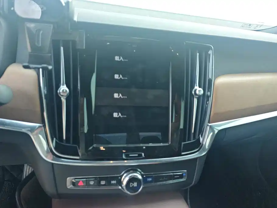 Volvo S90 — фото 13