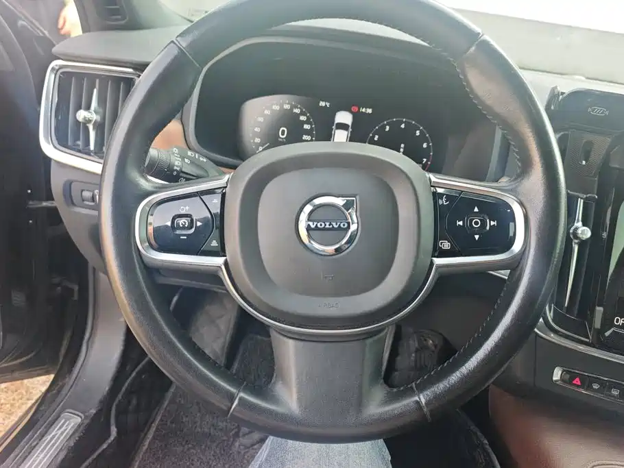 Volvo S90 — фото 15