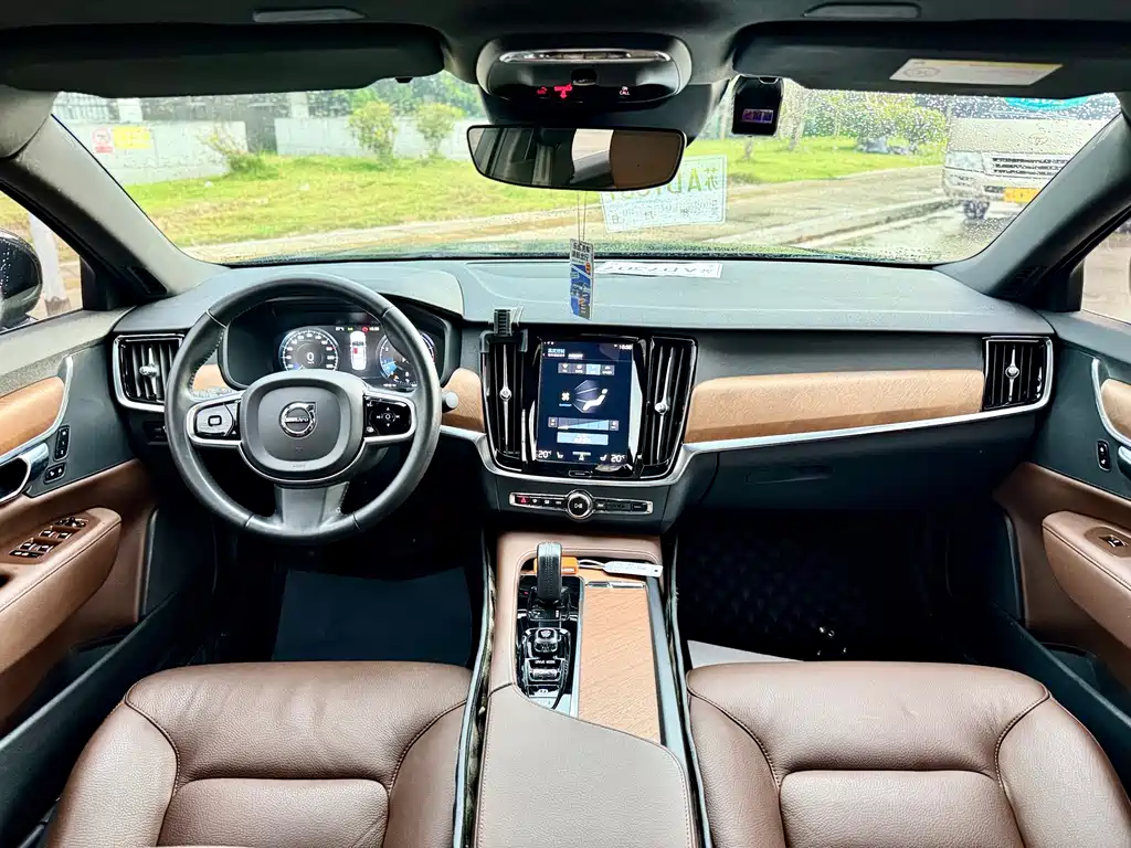 Volvo S90 — фото 9