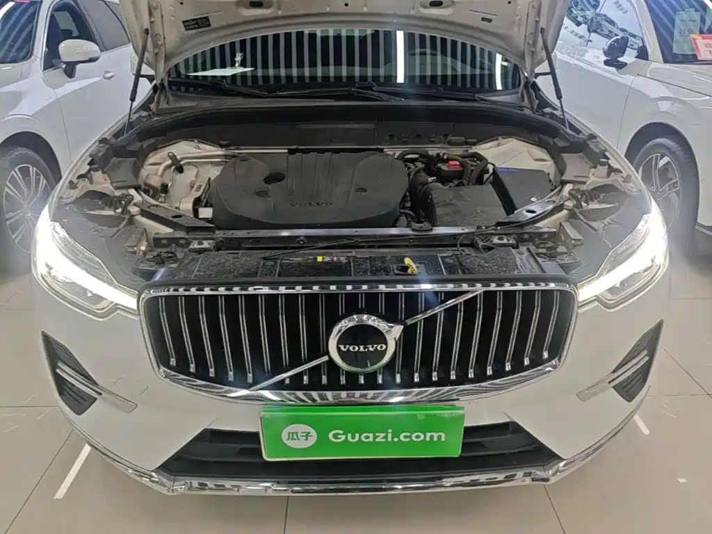 Volvo XC60 — фото 20
