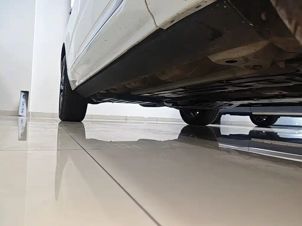 Volvo XC60 — фото 21
