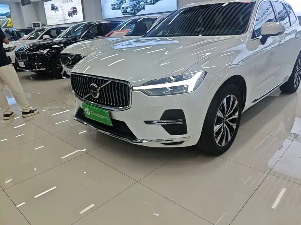 Volvo XC60 — фото 24