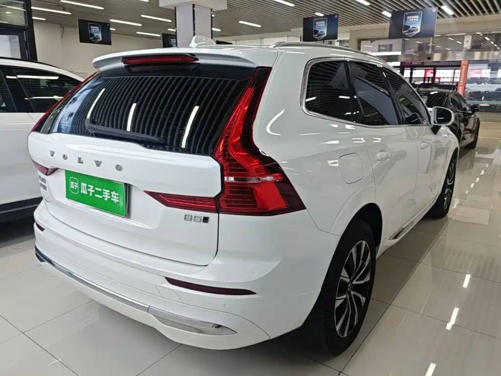 Volvo XC60 — фото 7