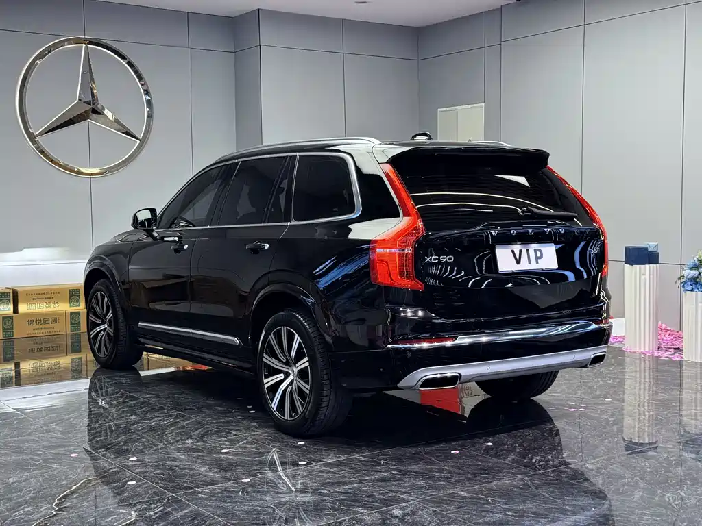 Volvo XC90 — фото 9