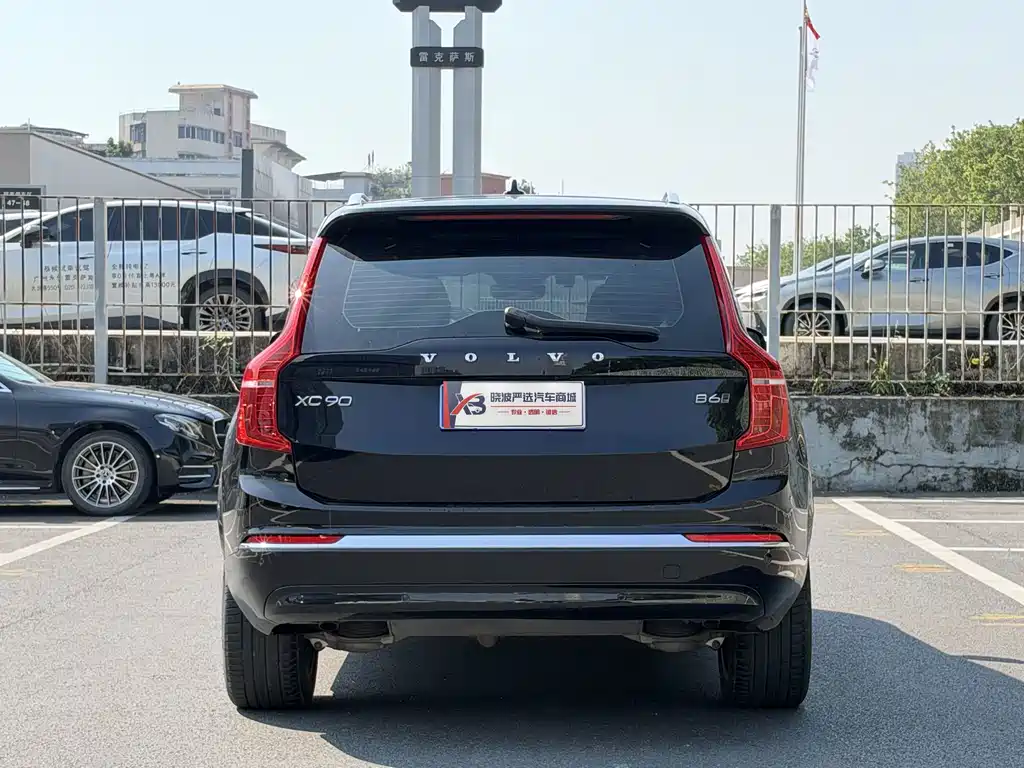 Volvo XC90 — фото 6
