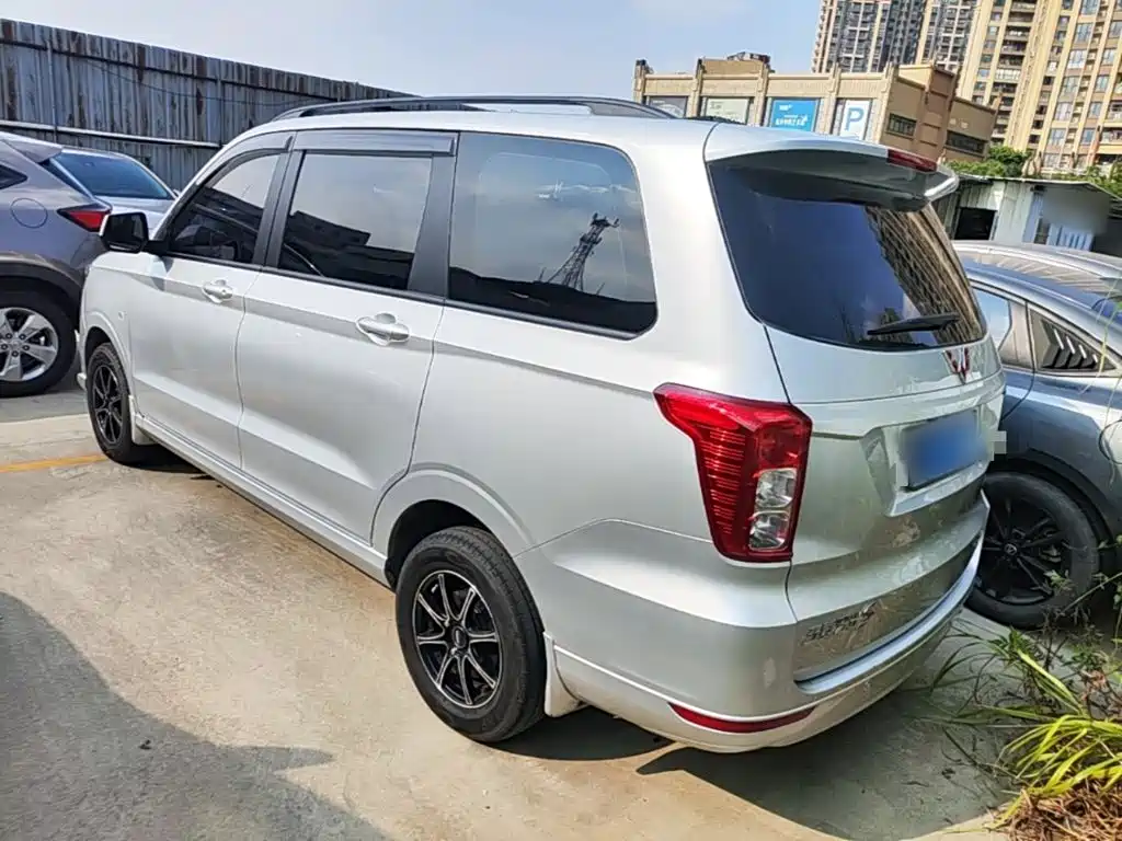 Wuling Hongguang — фото 4