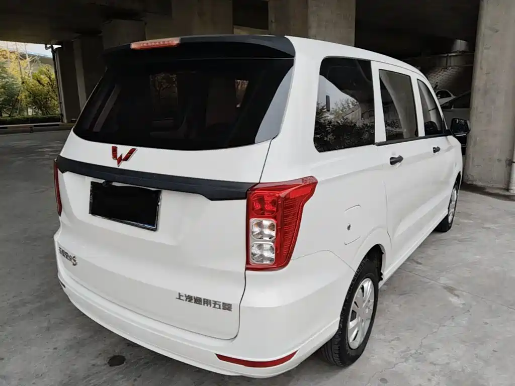 Wuling Hongguang — фото 6