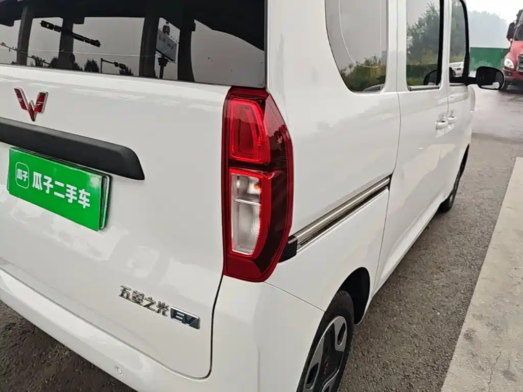 Wuling Zhiguang EV — фото 7
