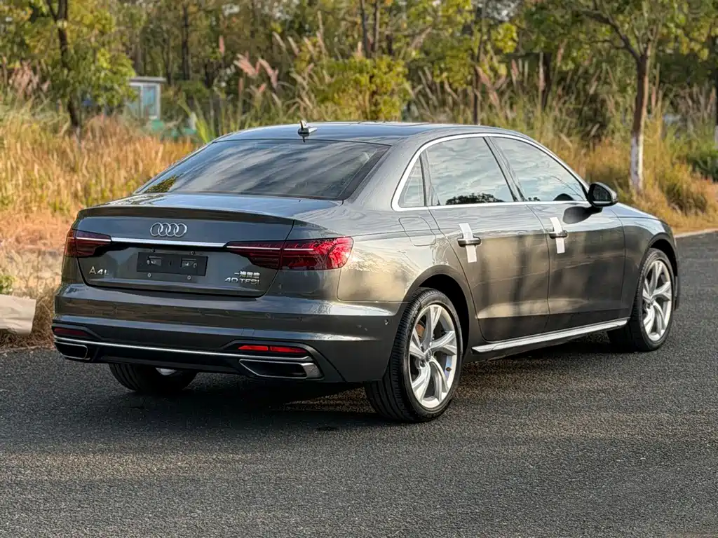 Audi A4L — фото 24