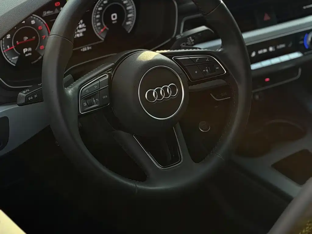 Audi A4L — фото 6