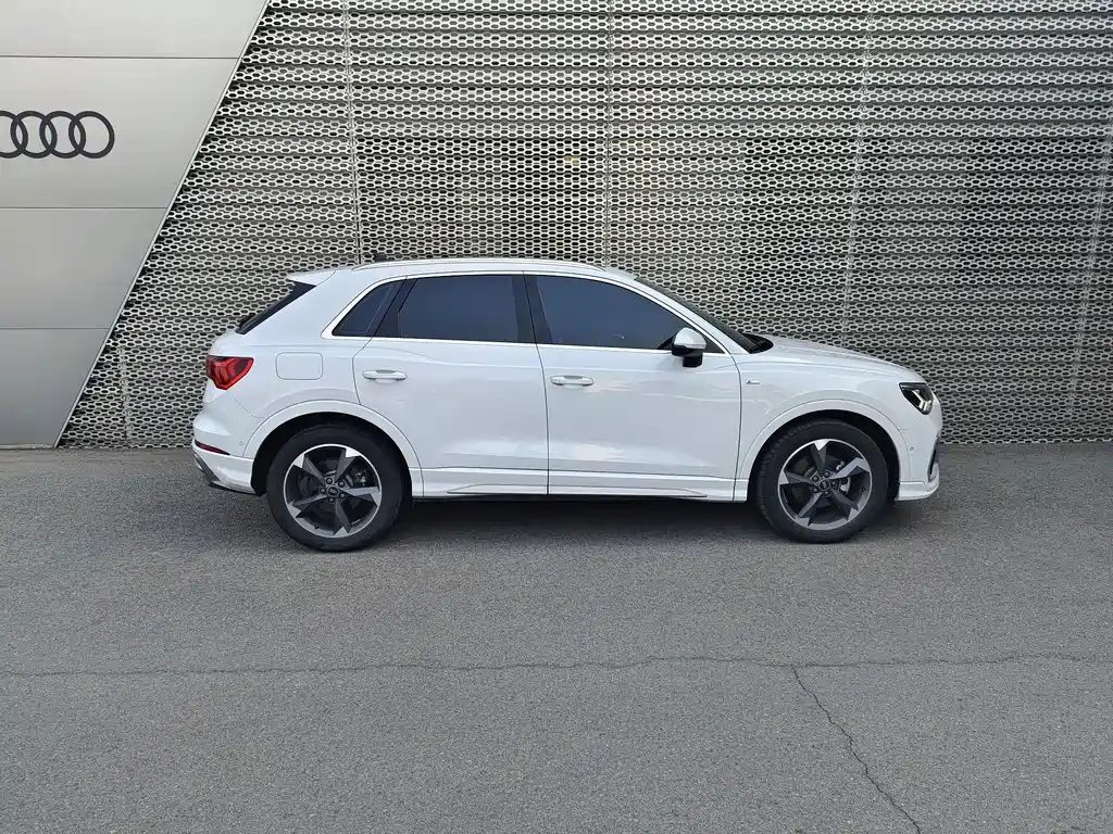 Audi Q3 — фото 3