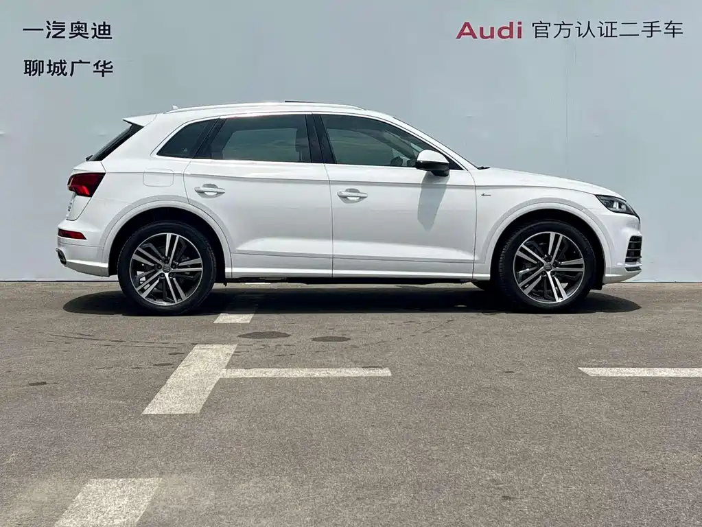 Audi Q5L — фото 3