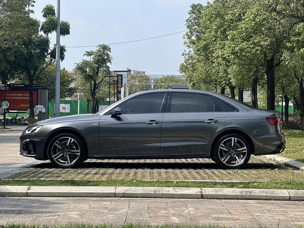 Audi A4L — фото 3
