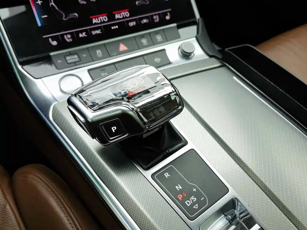Audi A6L — фото 13