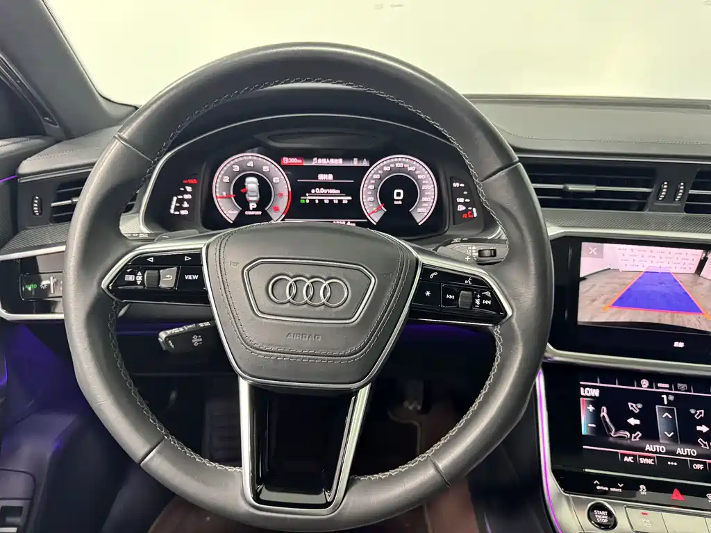 Audi A6L — фото 10