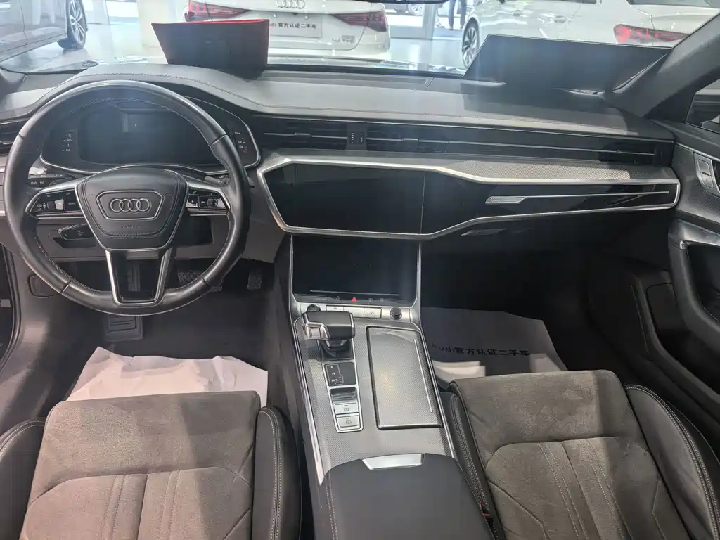 Audi A6L — фото 10