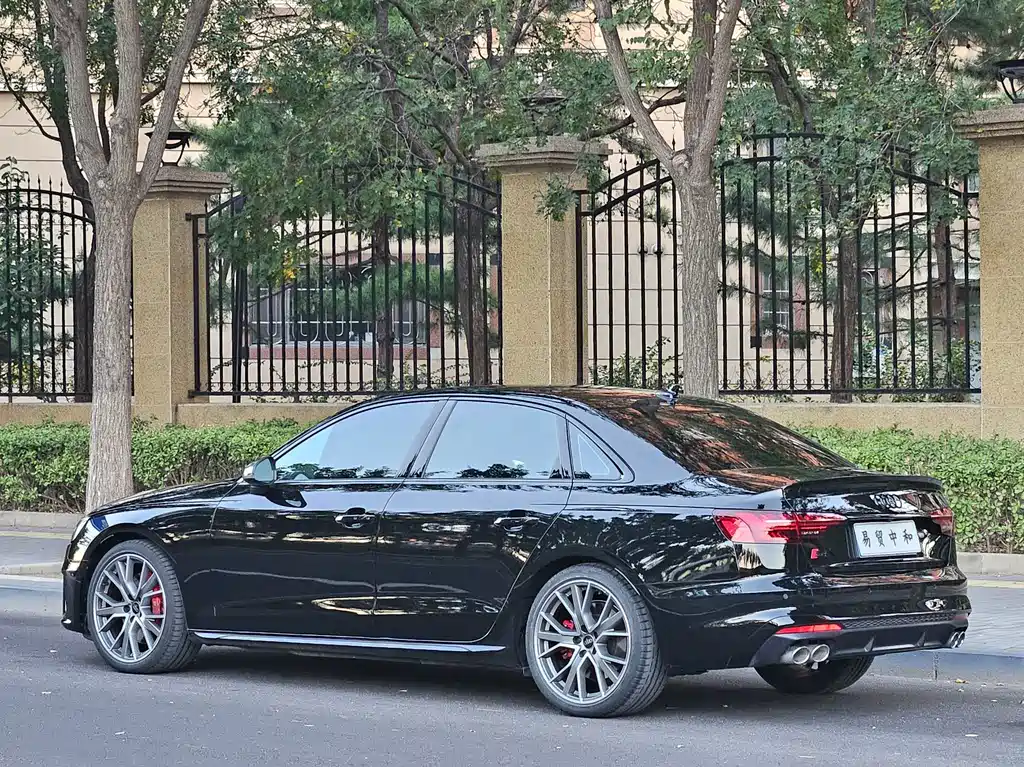 Audi S4 — фото 3