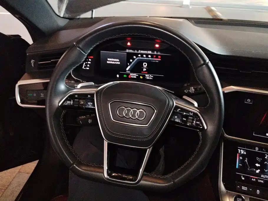 Audi A7L — фото 15