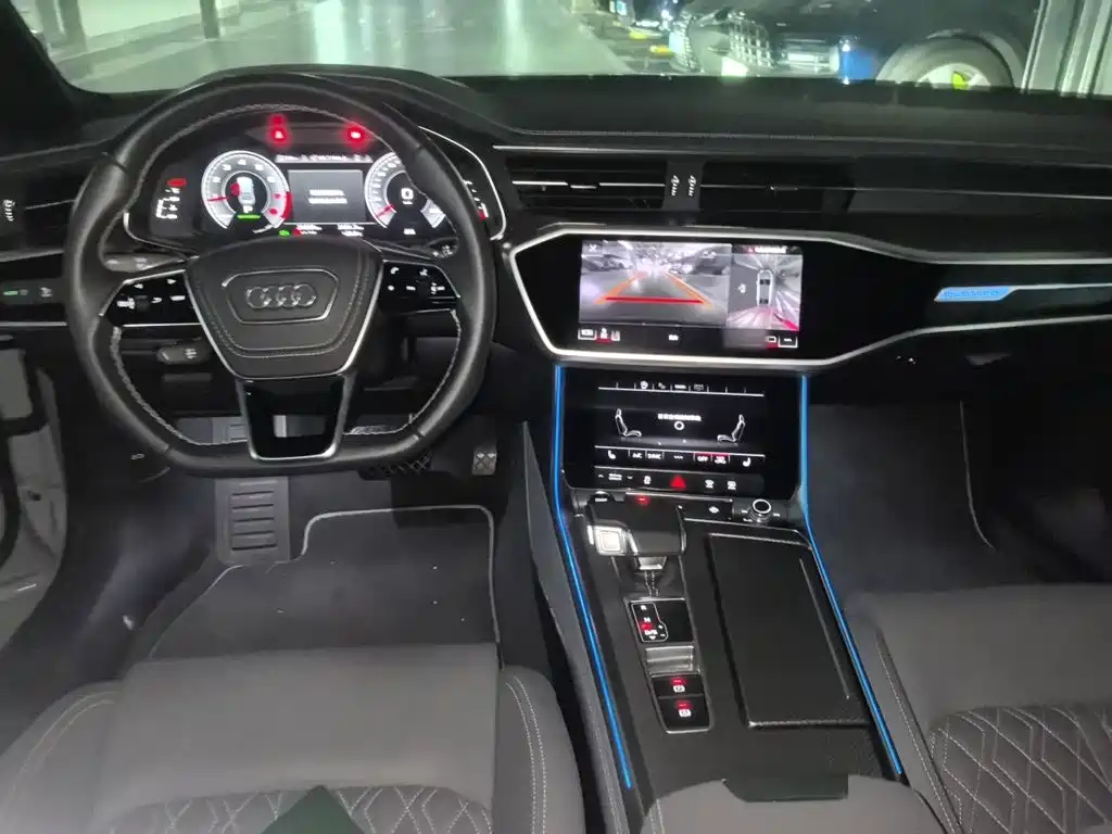 Audi A7L — фото 10