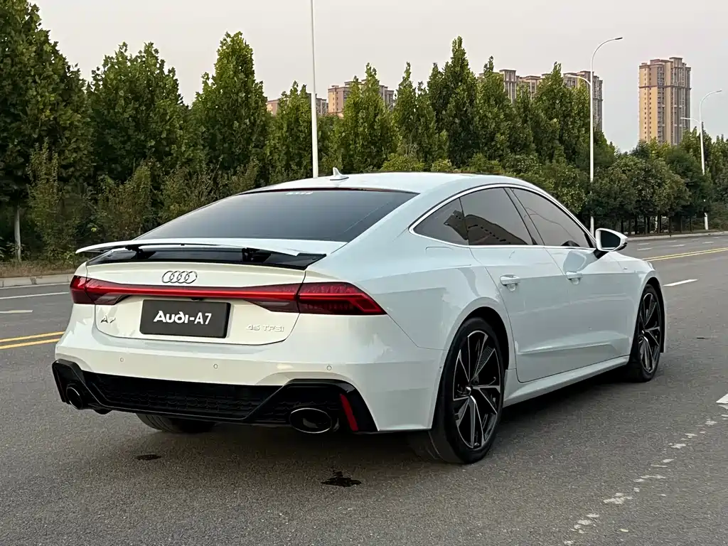 Audi A7 — фото 5