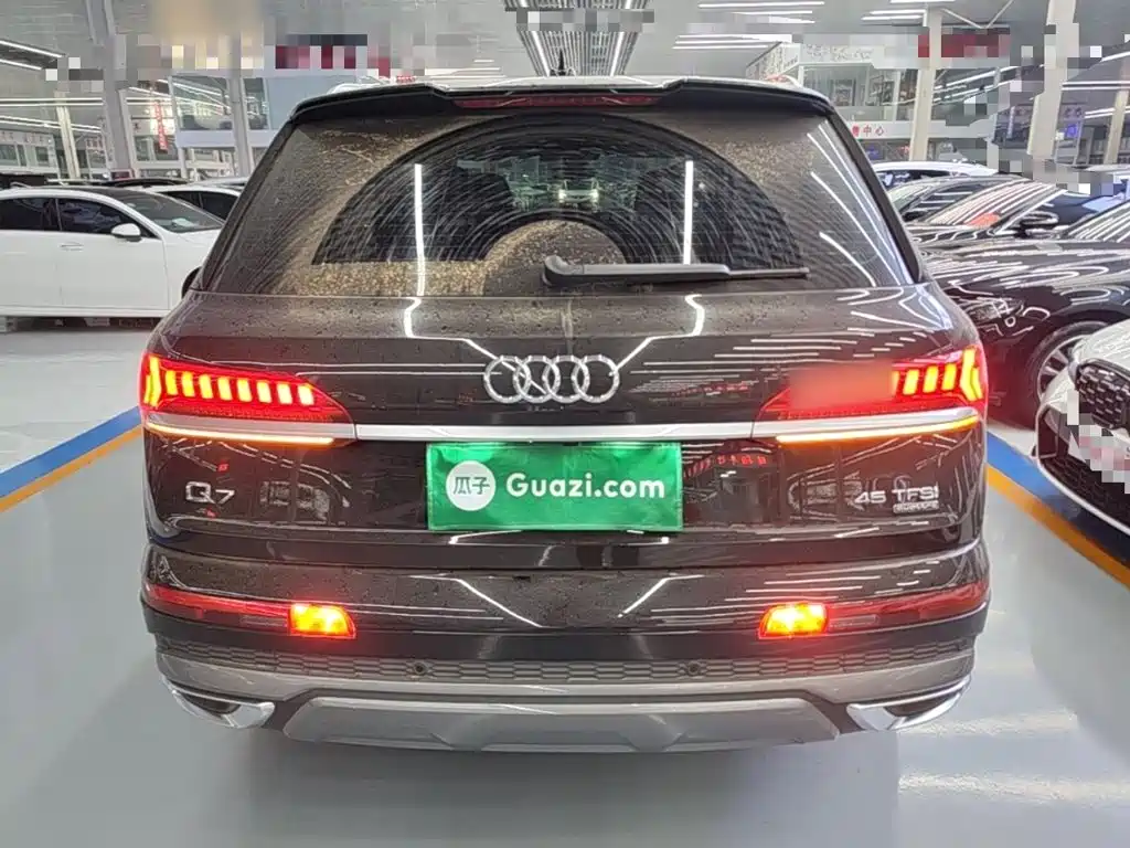 Audi Q7 — фото 5