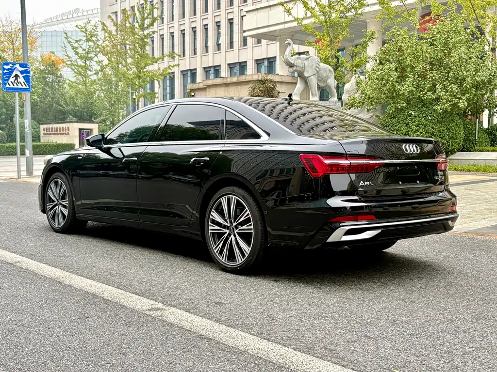 Audi A6L — фото 5