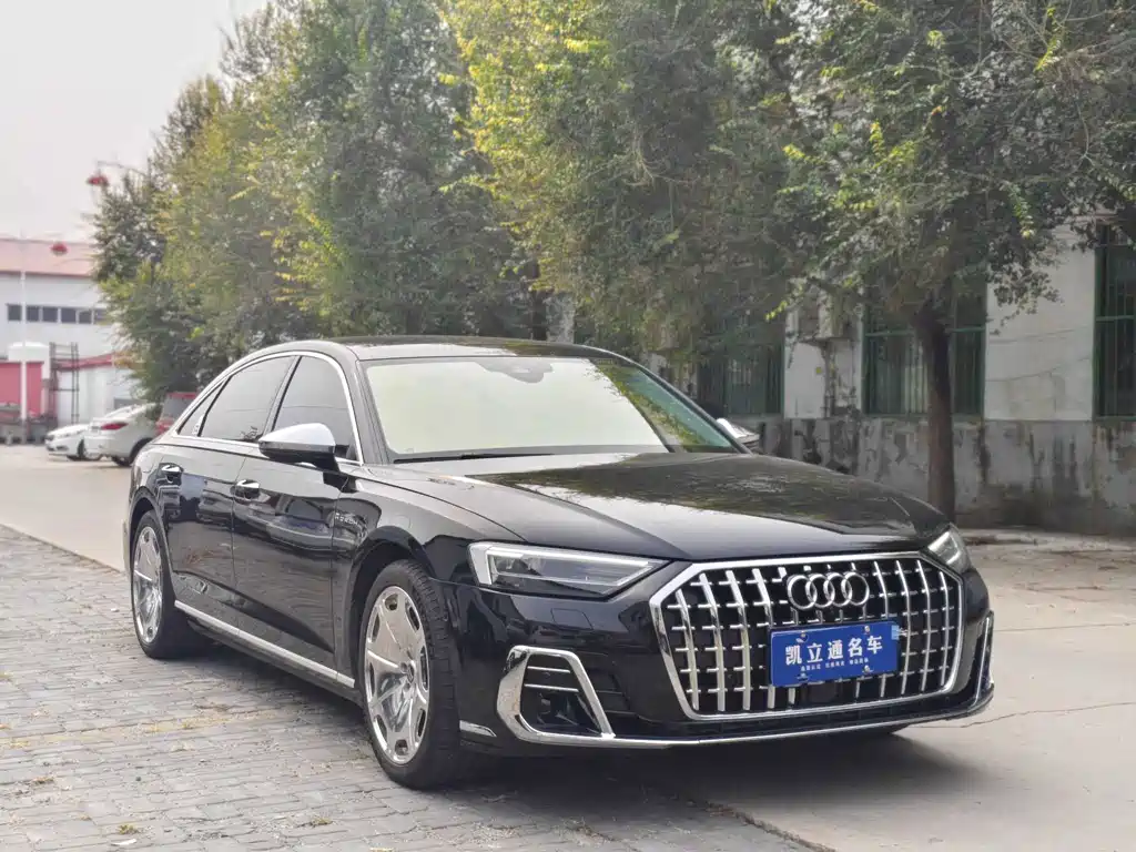 Audi A8 — фото 4