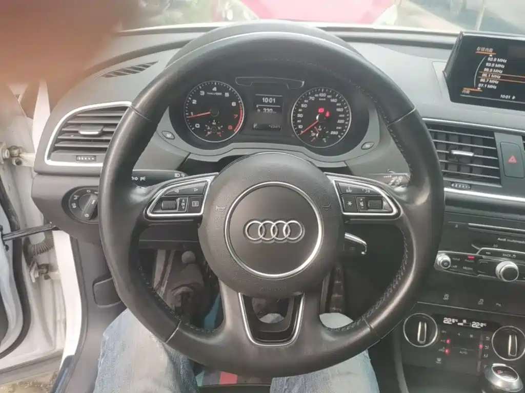 Audi Q3 — фото 10