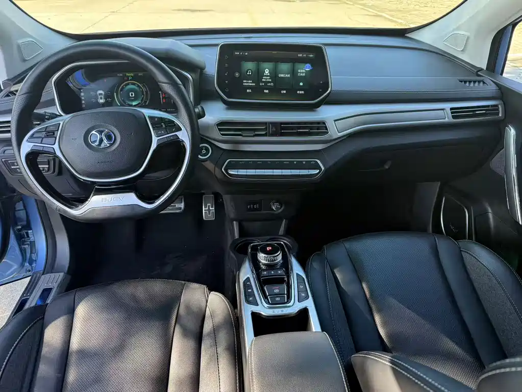 BAIC EX3 — фото 6