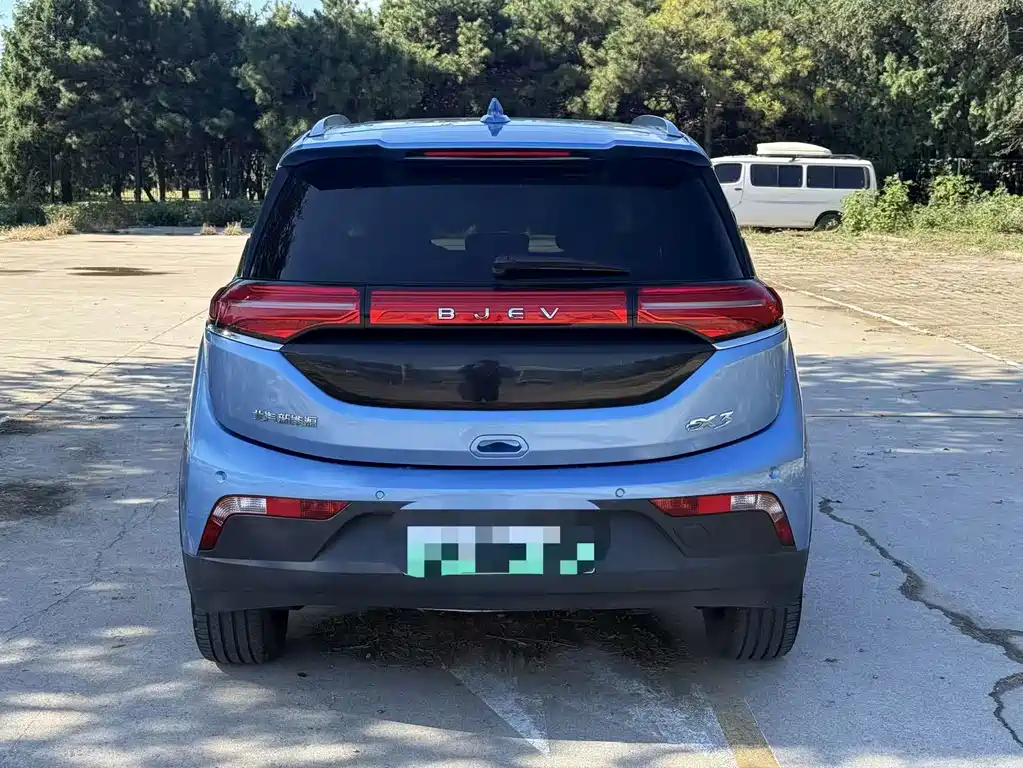 BAIC EX3 — фото 8