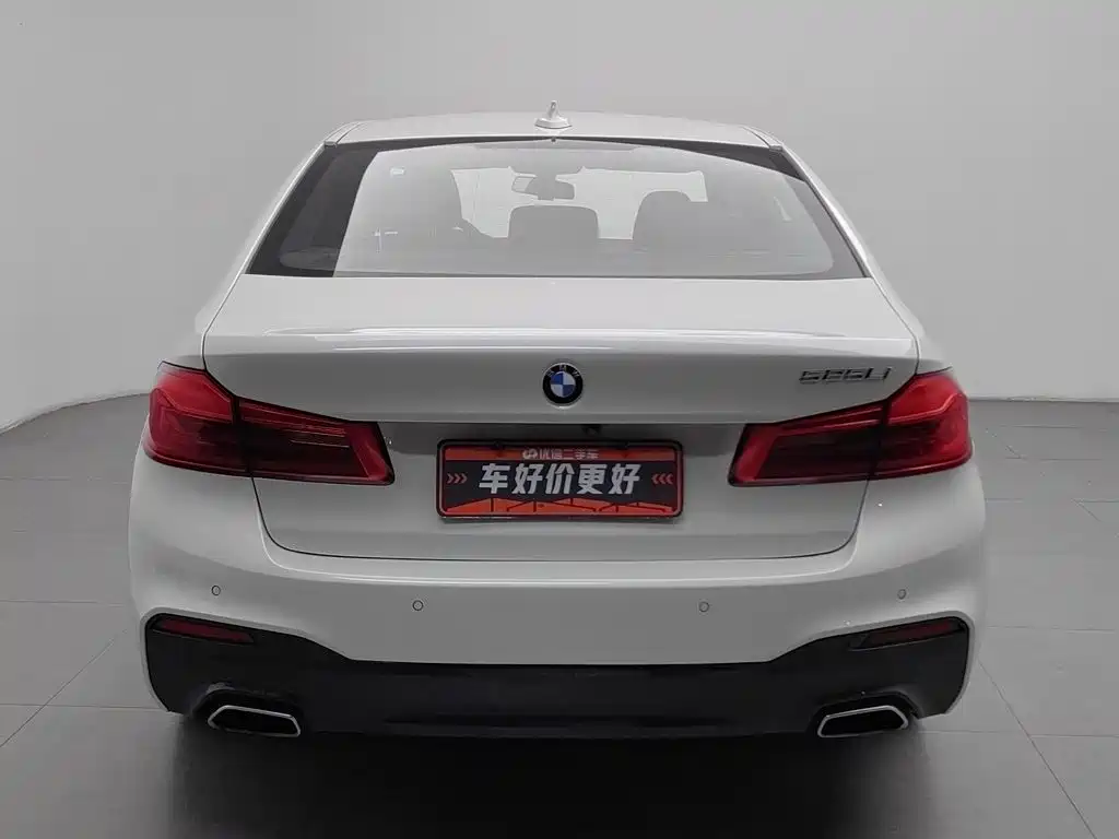 BMW 5 Series — фото 4
