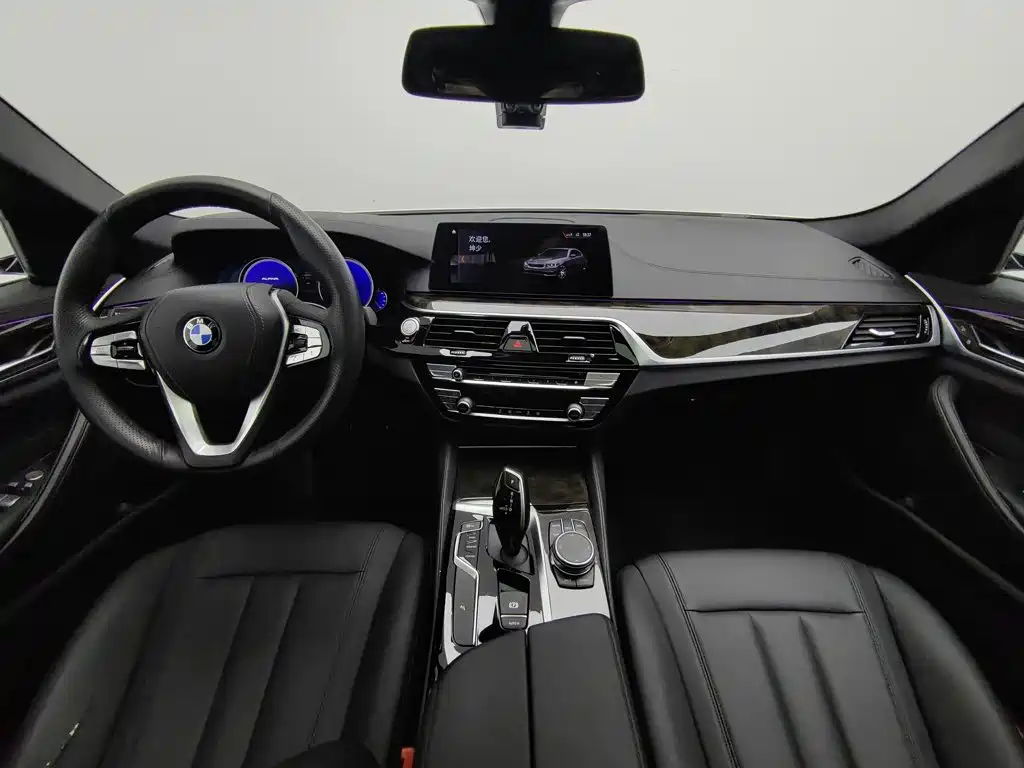 BMW 5 Series — фото 5
