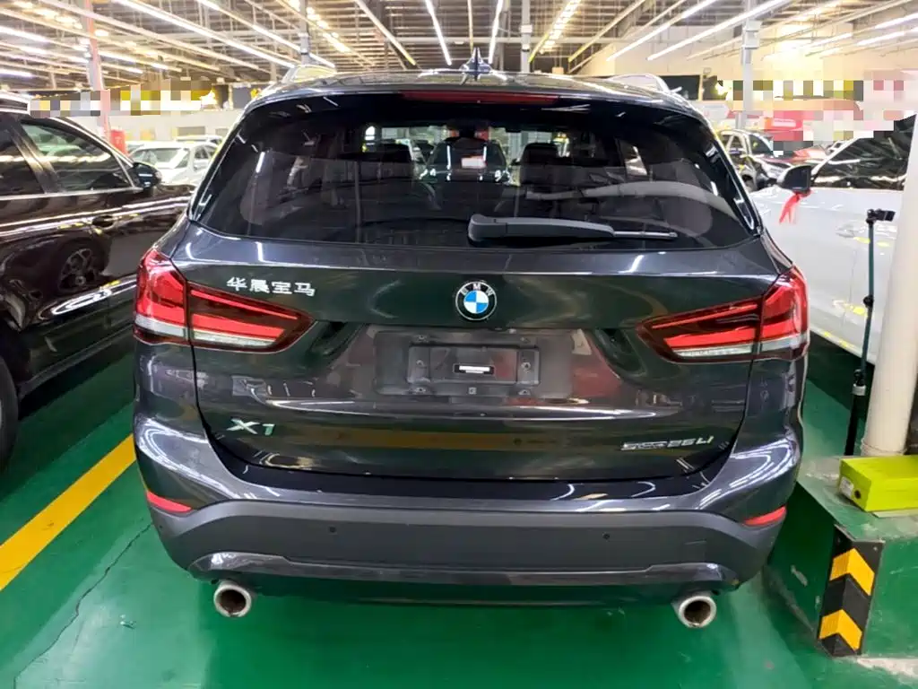 BMW X1 — фото 5