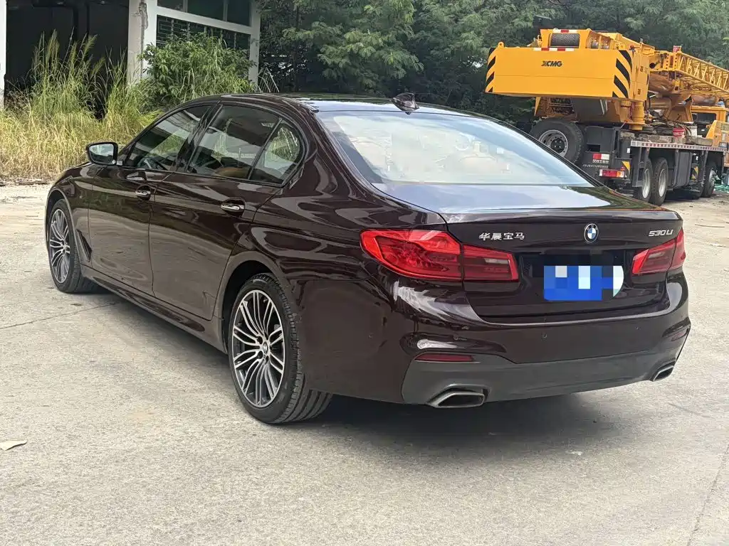 BMW 5 Series — фото 4