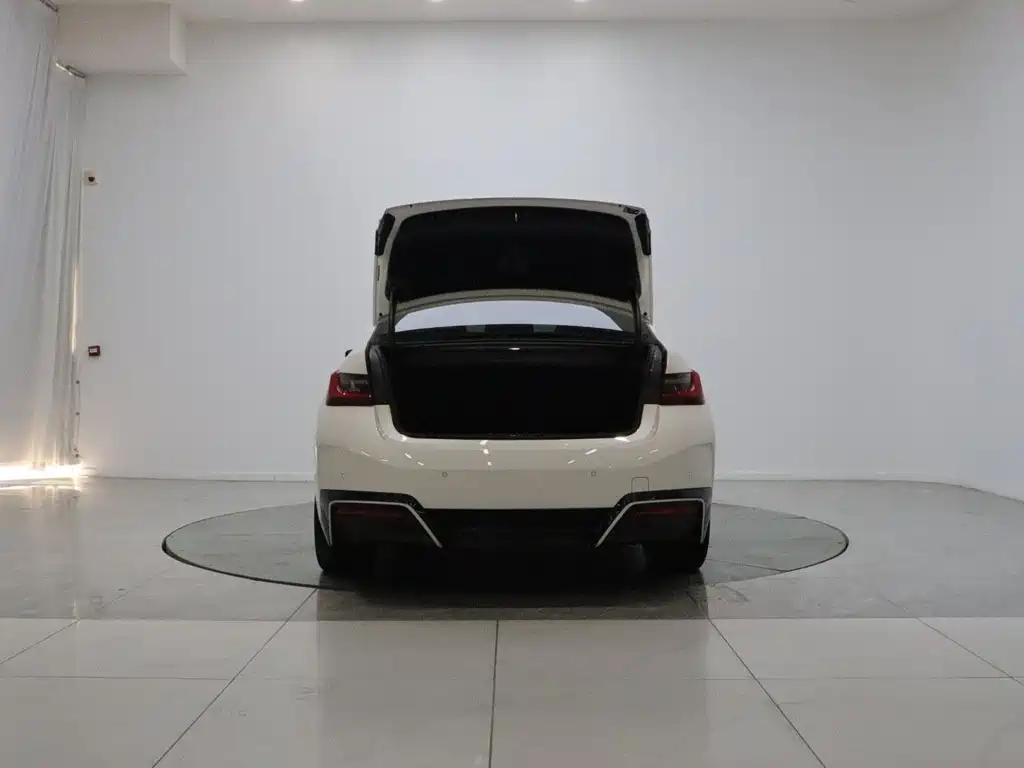 BMW i3 — фото 9