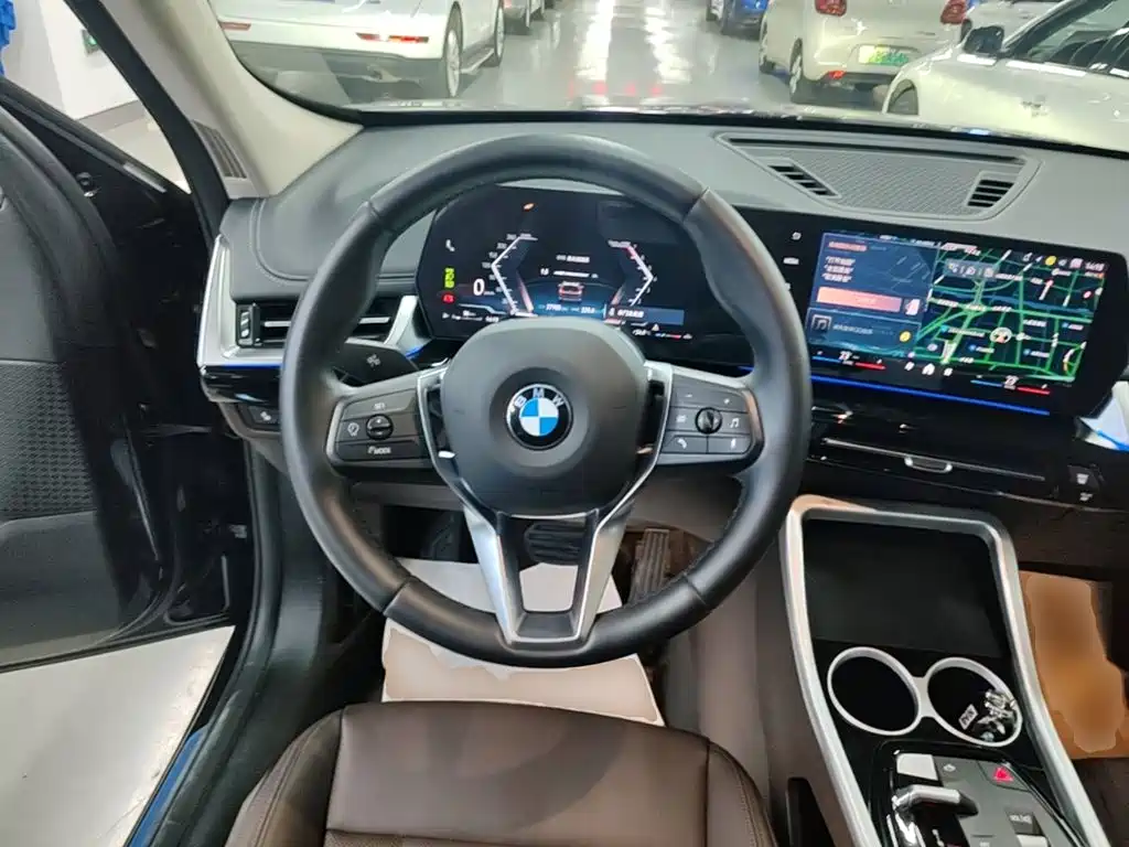 BMW X1 — фото 10