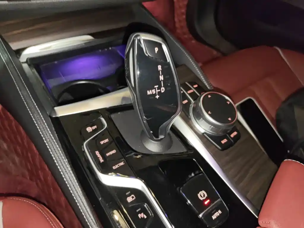 BMW 5 Series New Energy — фото 13
